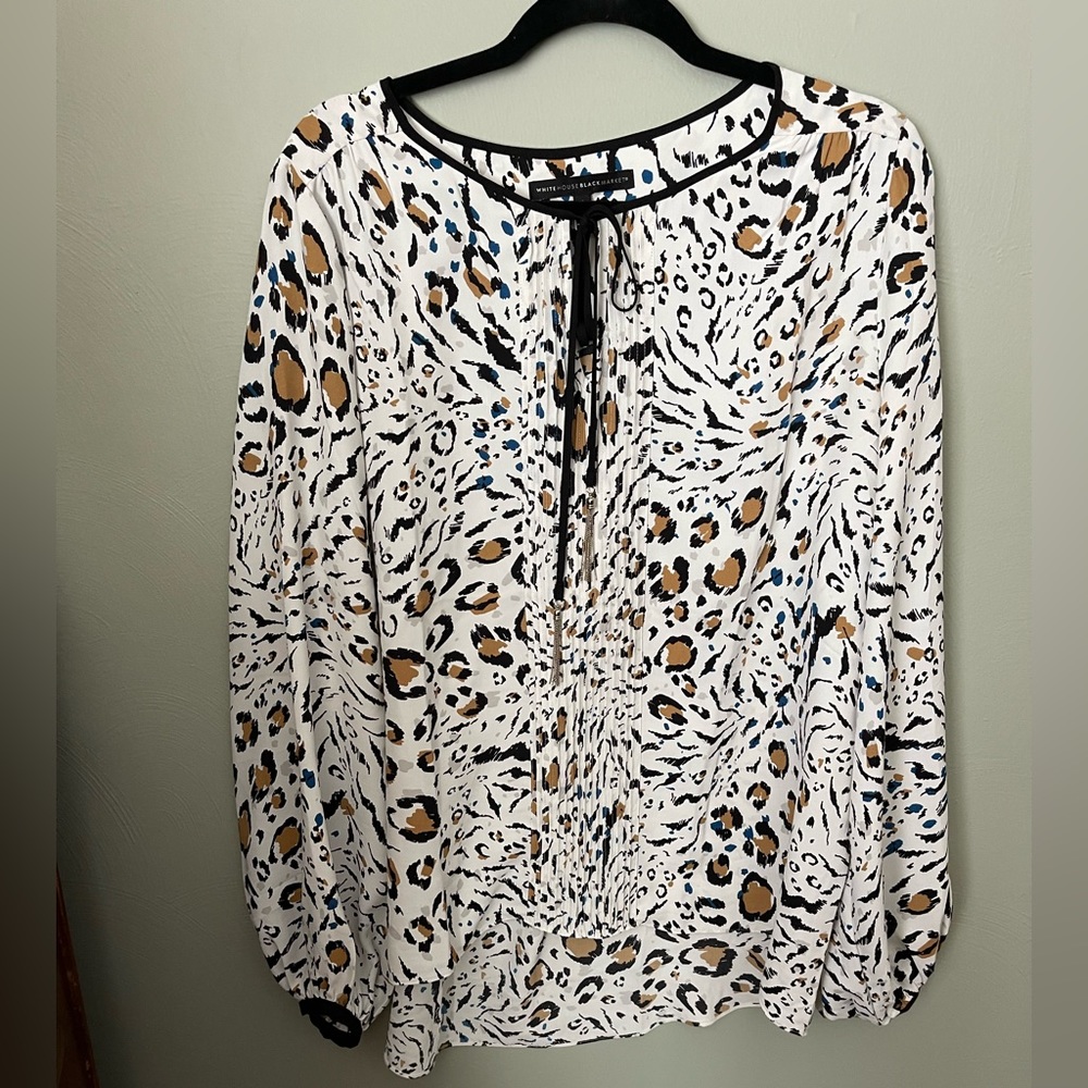 White House Black Market fun lightweight blouse size XL